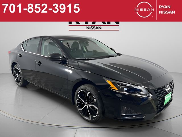 2025 Nissan Altima SR's photo