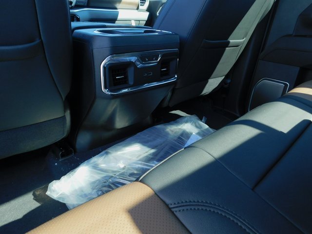 2025 Chevrolet Silverado 2500HD High Country photo 18