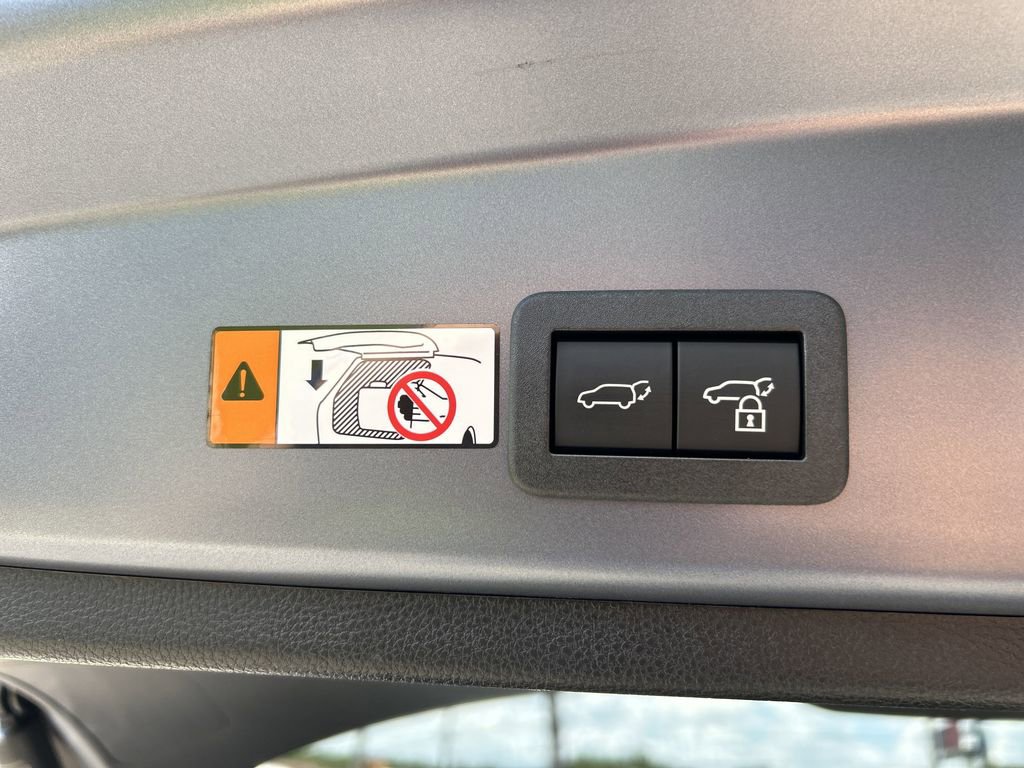 2025 Toyota Corolla Cross Hybrid S photo 11