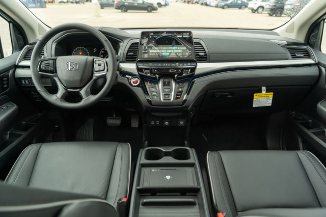 2026 Honda Odyssey Touring photo 10