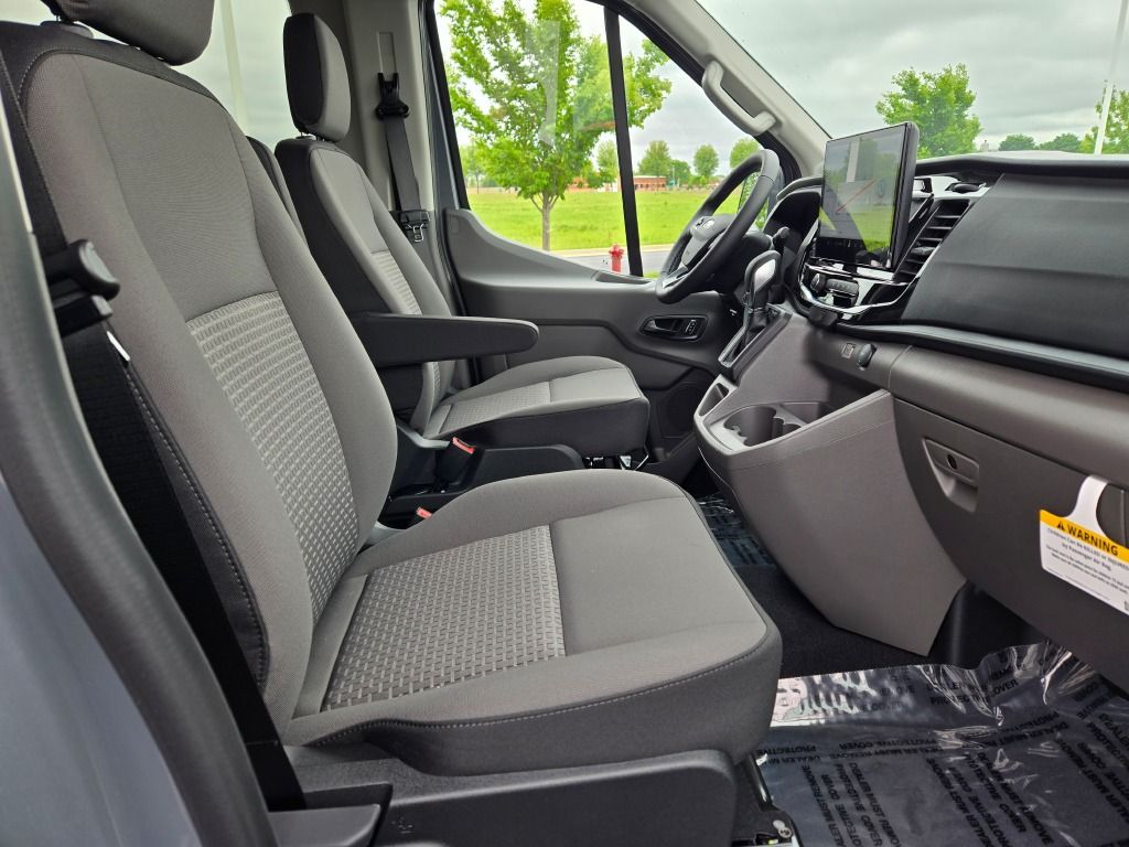 2025 Ford Transit Passenger XLT photo 5
