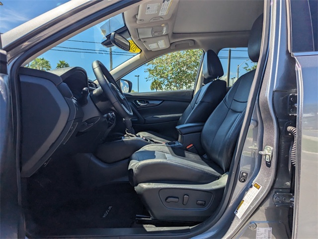 2020 Nissan Rogue SL photo 2