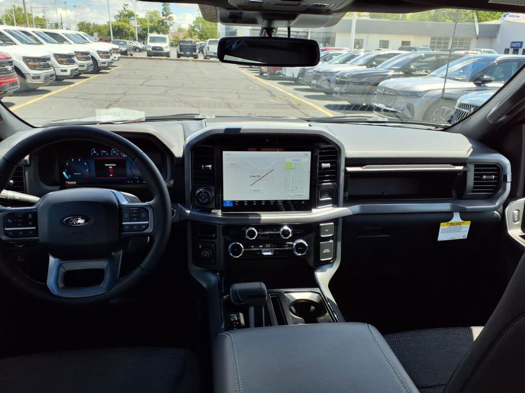 2025 Ford F-150 XLT photo 5