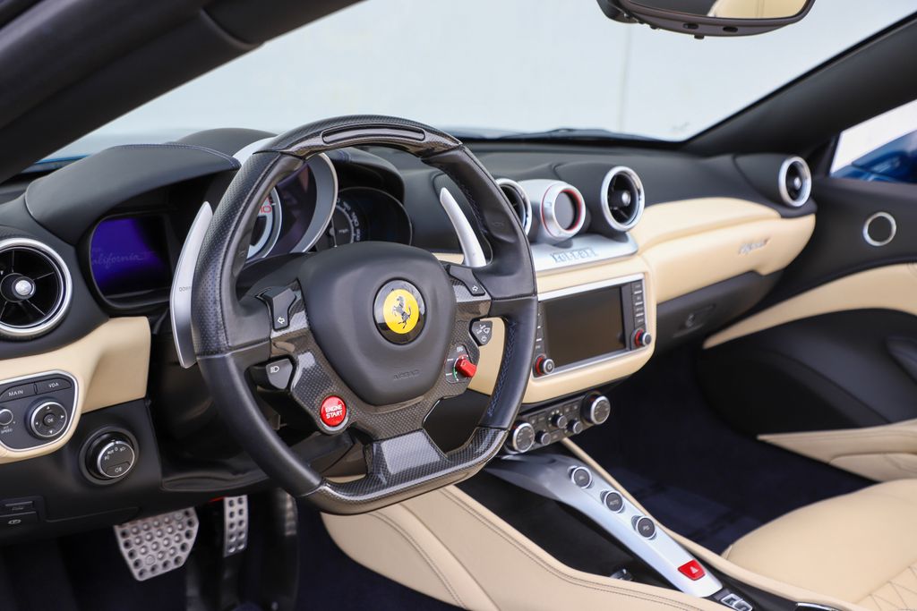 2016 Ferrari California T photo 4