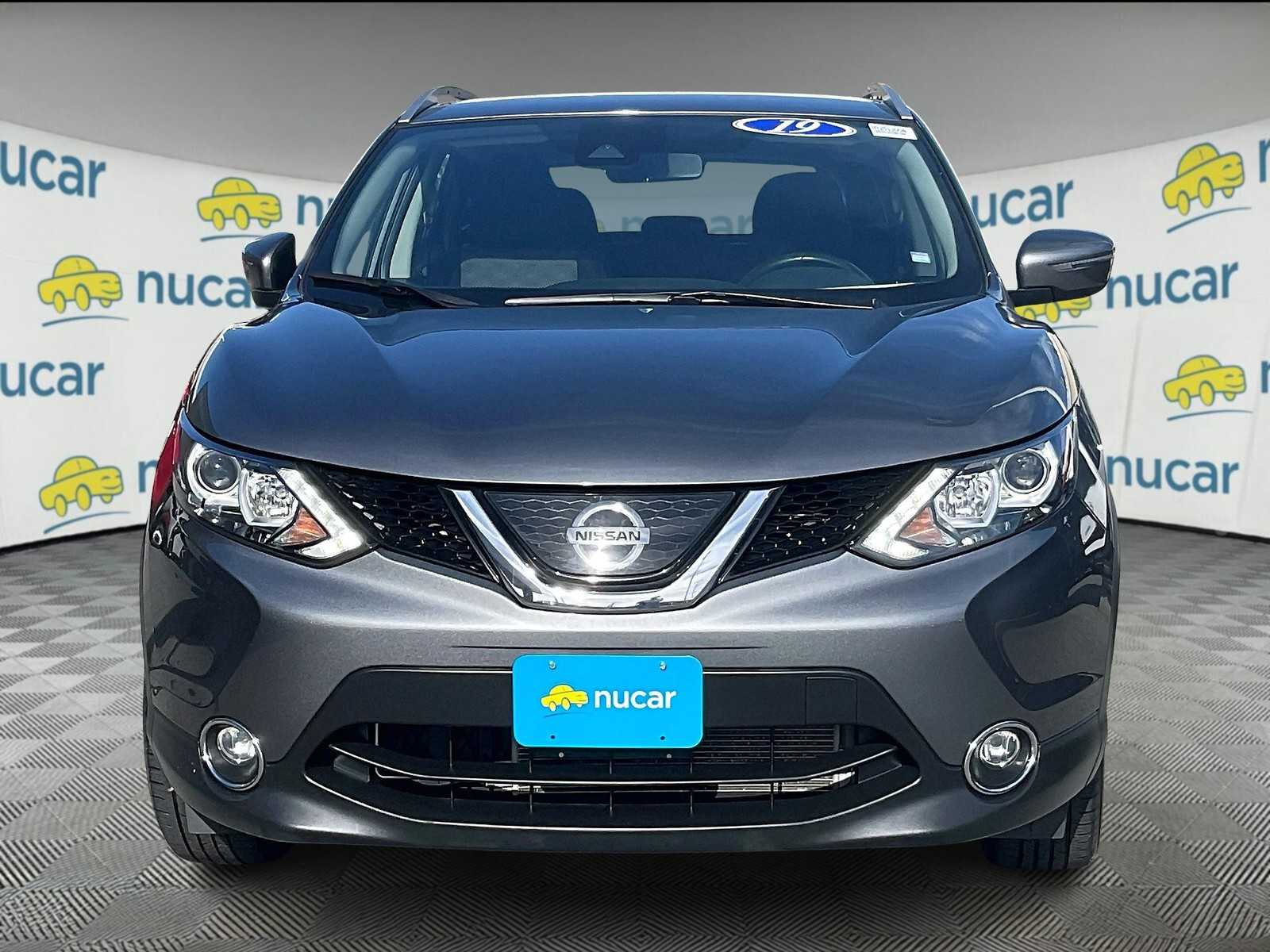 2019 Nissan Rogue Sport SV photo 2