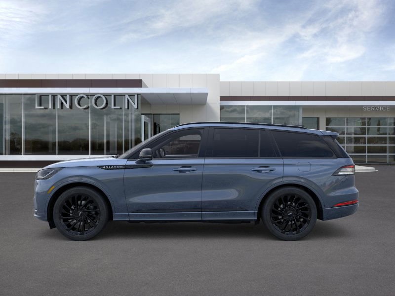 2025 Lincoln Aviator Reserve photo 3