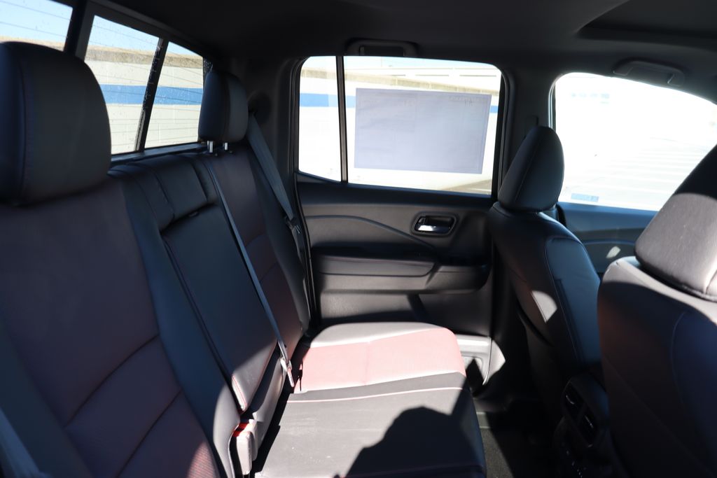 2025 Honda Ridgeline Black Edition photo 13