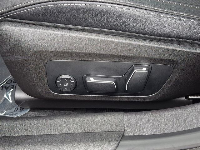 2025 Bmw 330i xDrive photo 12