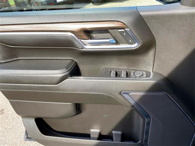 2024 Chevrolet Silverado 1500 LT photo 17