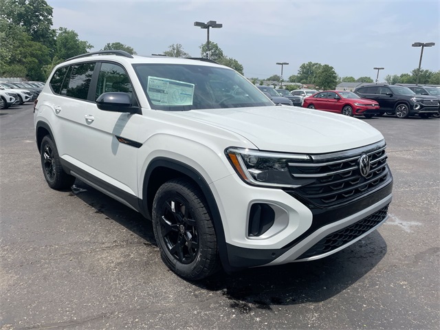 2025 Volkswagen Atlas Peak Edition SE Technology photo 25
