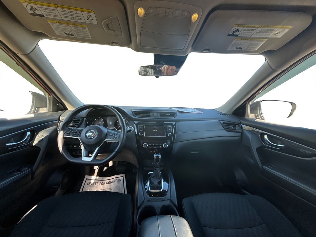 2019 Nissan Rogue SV photo 14