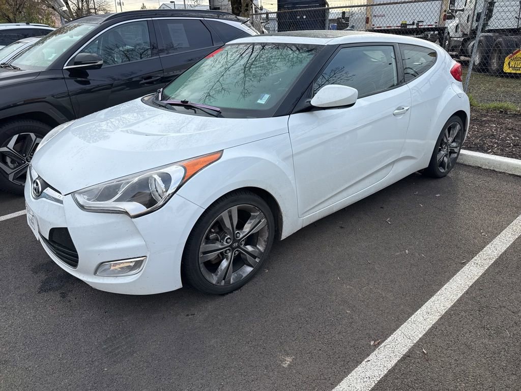 2017 Hyundai Veloster Value Edition photo 3
