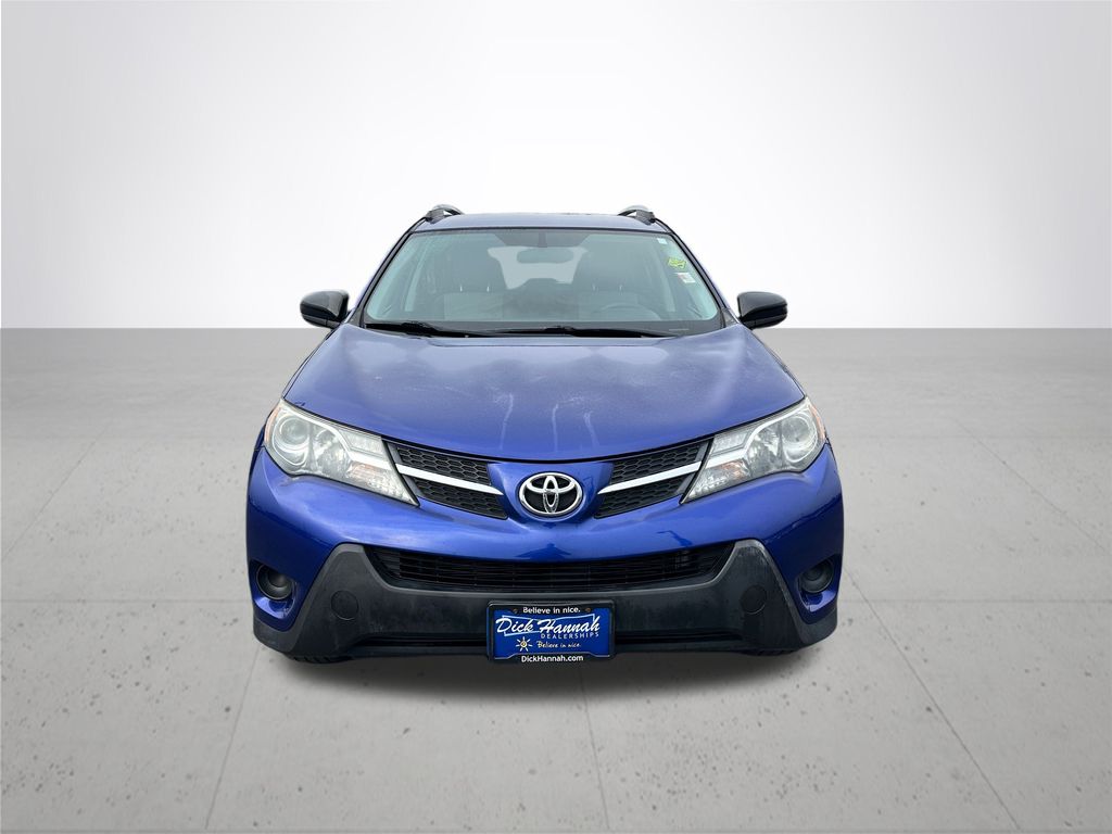 2015 Toyota RAV4 LE photo 3