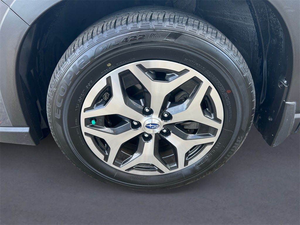 2023 Subaru Forester Premium photo 9