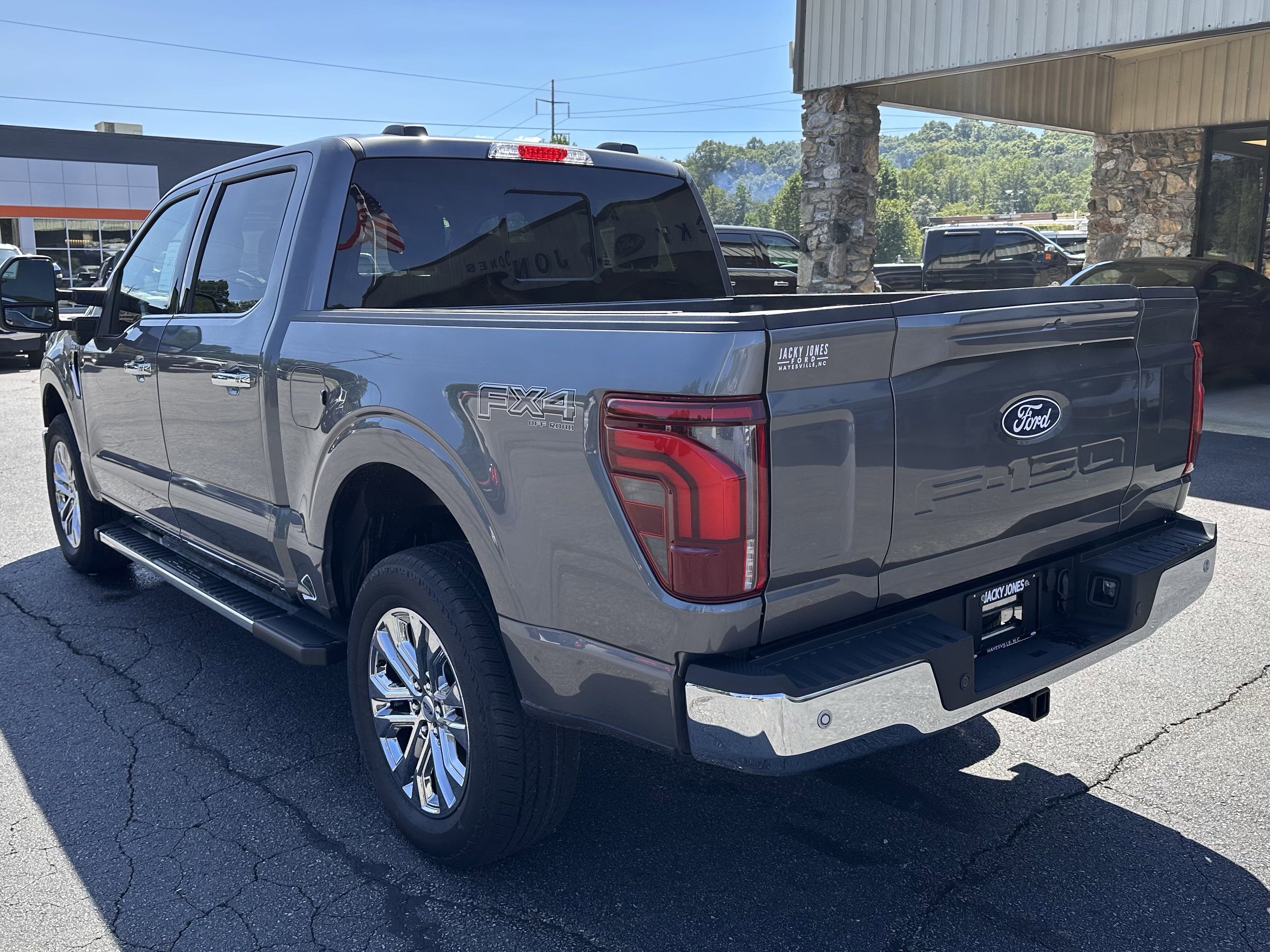 2025 Ford F-150 Lariat photo 2