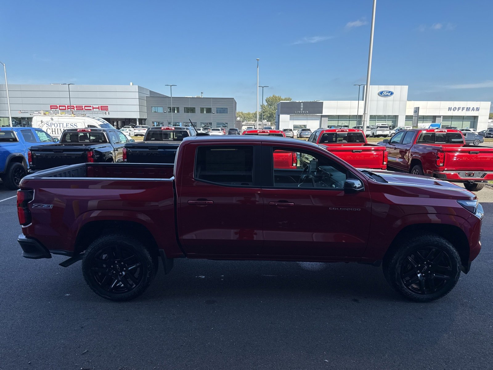 2025 Chevrolet Colorado Z71 photo 3
