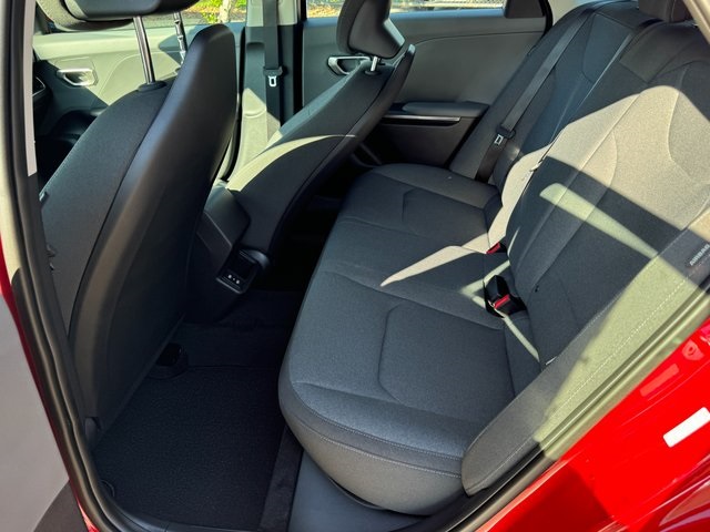 2025 Kia K4 LXS photo 8