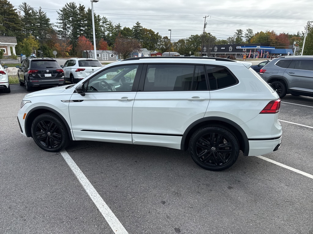 2022 Volkswagen Tiguan SE R-Line Black photo 4