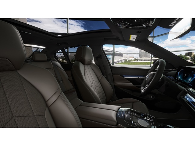 2026 Bmw 550e xDrive photo 3