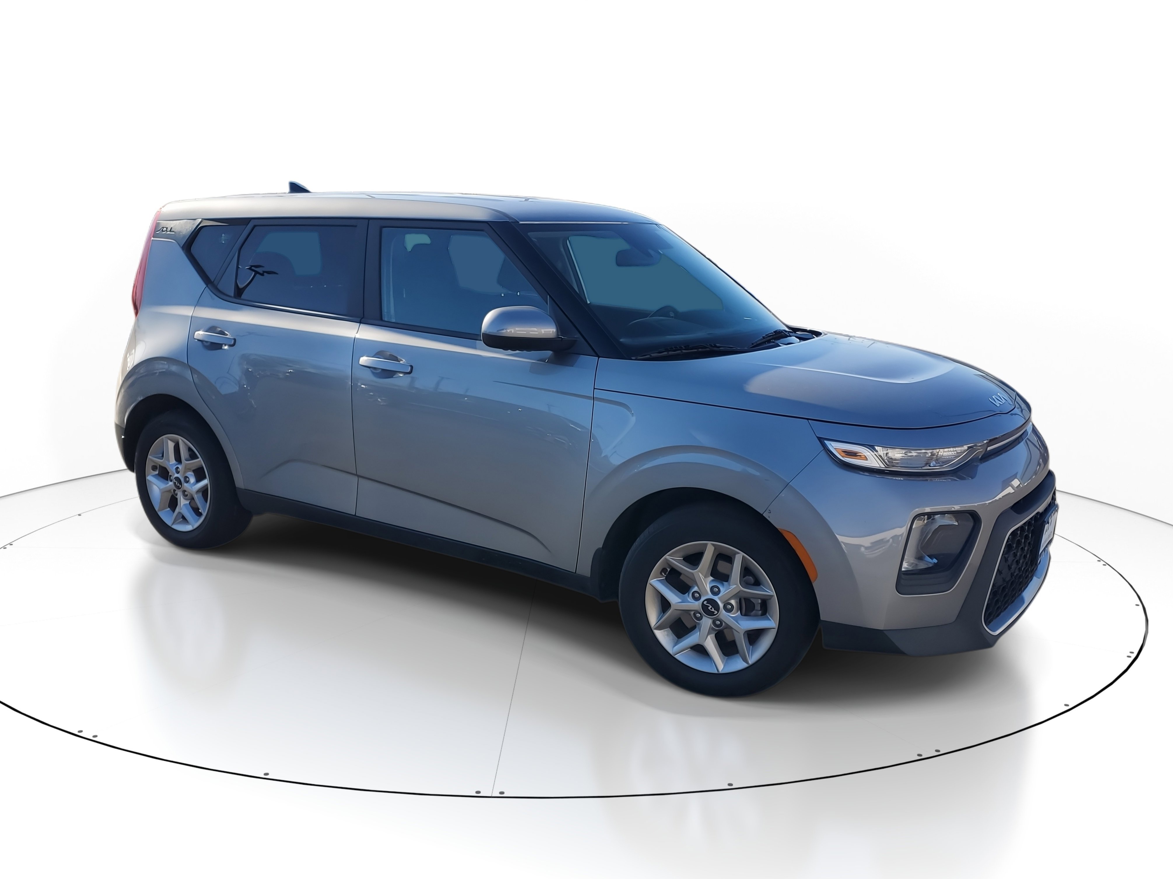 2022 Kia Soul LX's photo