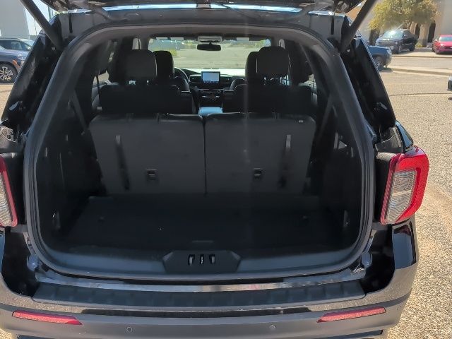 2022 Ford Explorer ST photo 17