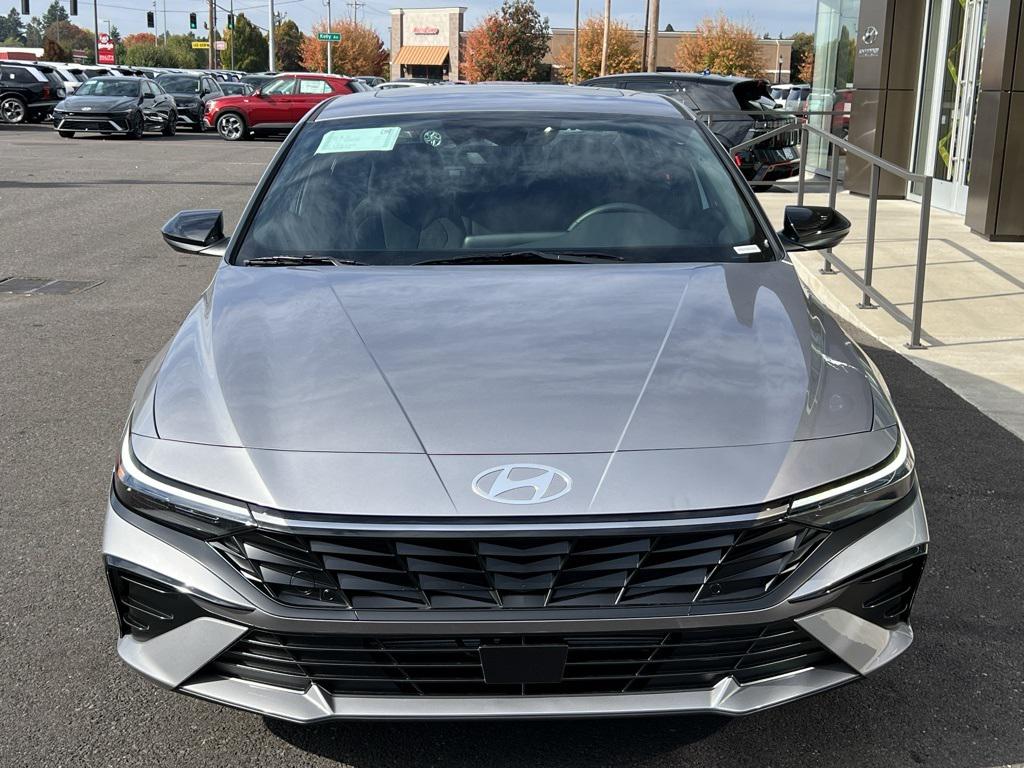 2026 Hyundai Elantra SEL Sport photo 2