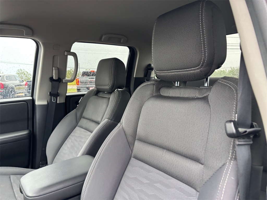 2023 Nissan Frontier SV photo 23