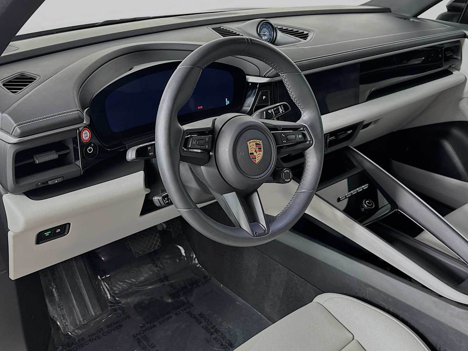 2025 Porsche Macan Electric photo 4