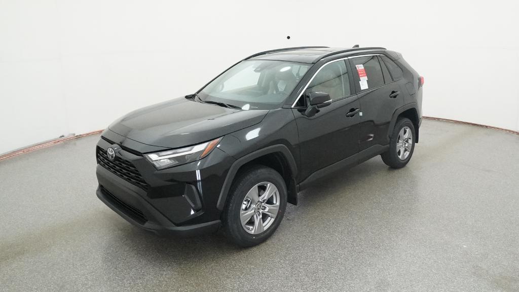 2025 Toyota RAV4 XLE's photo