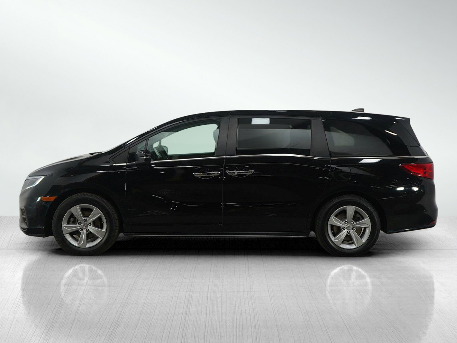 Used 2019 Honda Odyssey EX-L with VIN 5FNRL6H7XKB126051 for sale in Burnsville, Minnesota