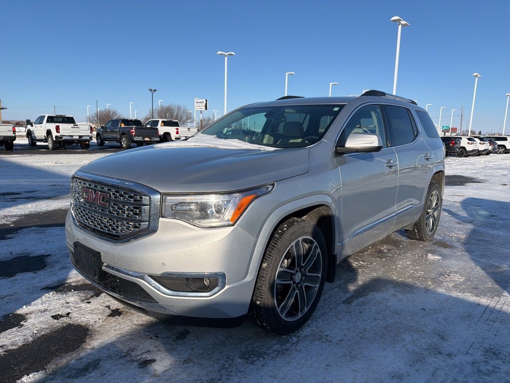 2019 GMC Acadia Denali's photo
