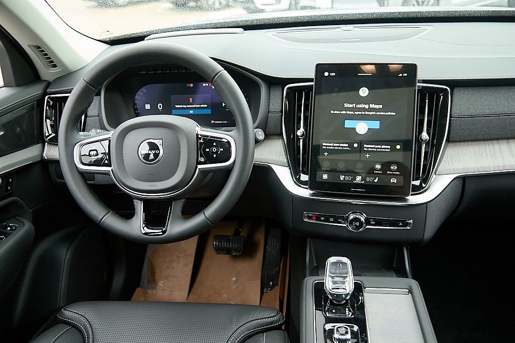 2026 VOLVO XC90 - Image 24