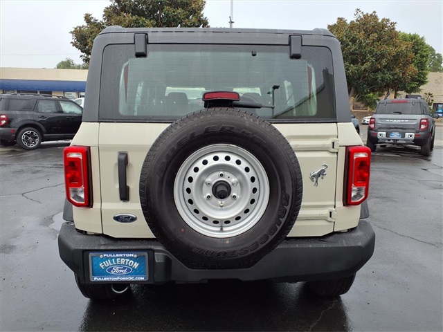 2025 Ford Bronco Base photo 3