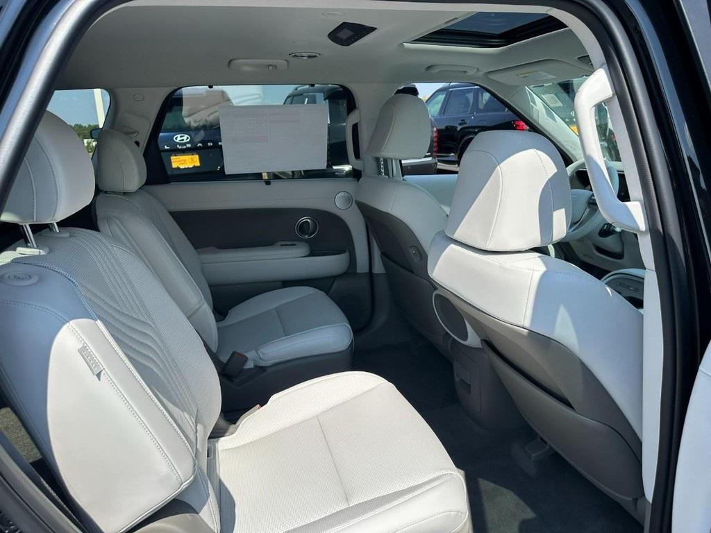 2026 Hyundai Palisade SEL photo 3