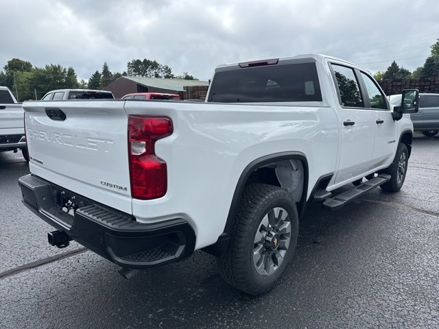 2025 Chevrolet Silverado 2500HD Custom photo 2