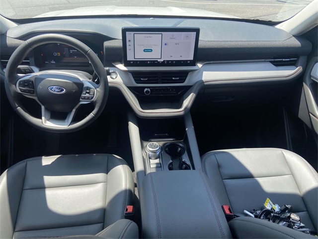 2025 Ford Explorer photo 9