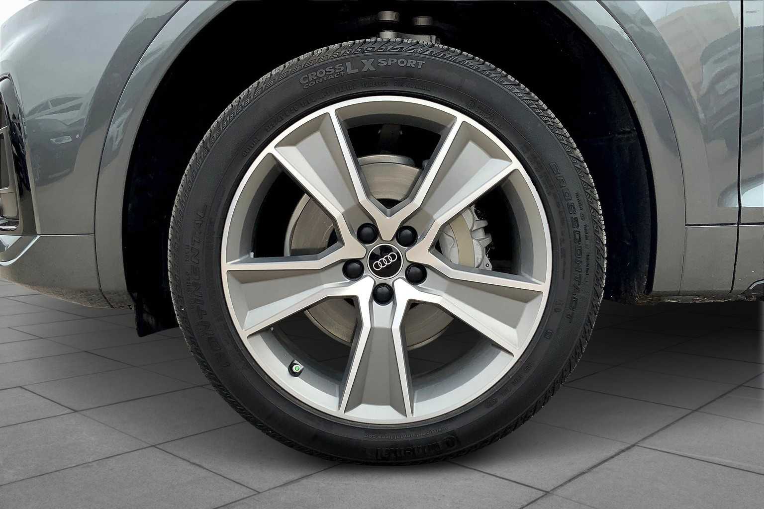 2025 Audi Q5 S line Premium 45 TFSI photo 9