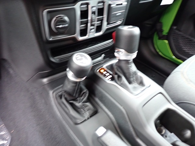 2025 Jeep Wrangler Sport S photo 16