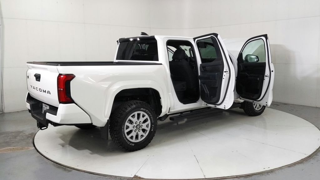 2024 Toyota Tacoma SR5 photo 11