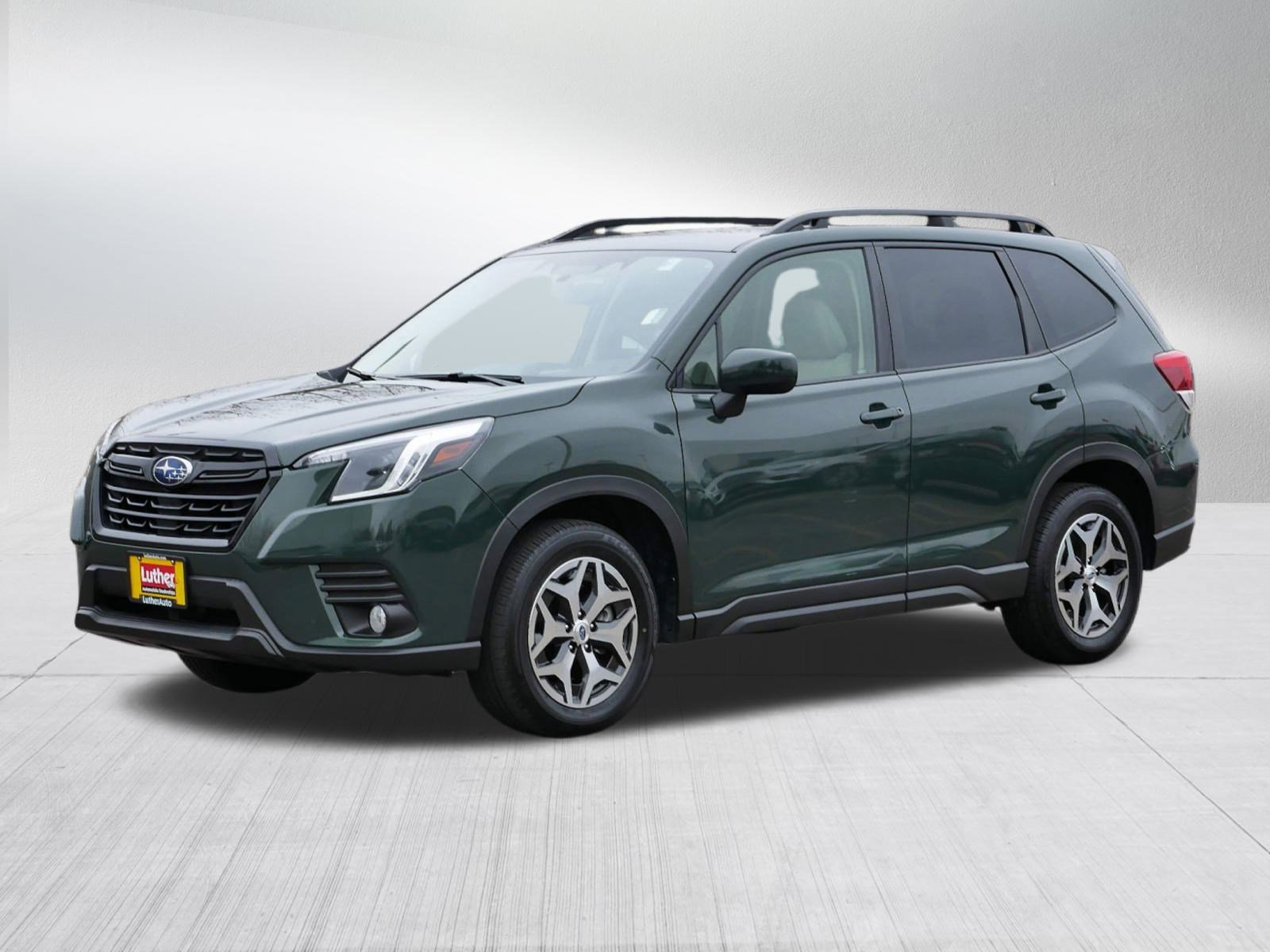 2023 Subaru Forester Premium photo 3
