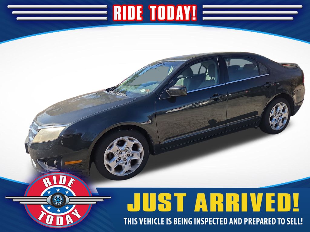 2010 Ford Fusion SE's photo