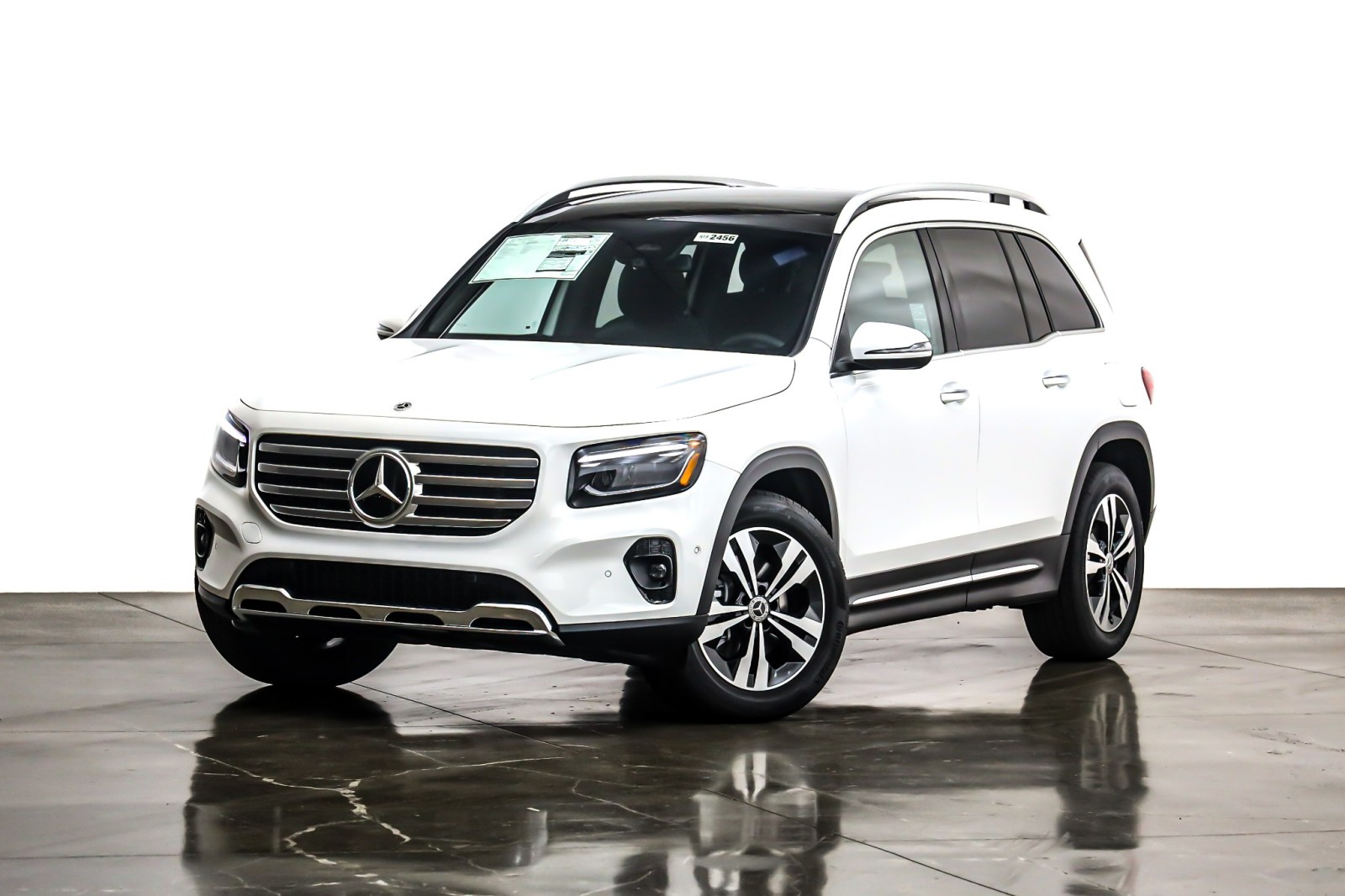 2026 Mercedes-Benz GLB Base's photo