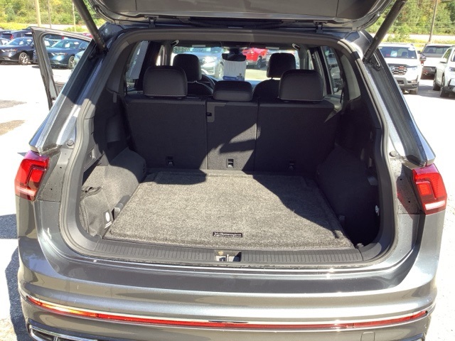 2022 Volkswagen Tiguan SEL R-Line Black photo 16
