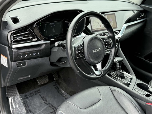 2022 Kia Niro Touring Special Edition photo 2