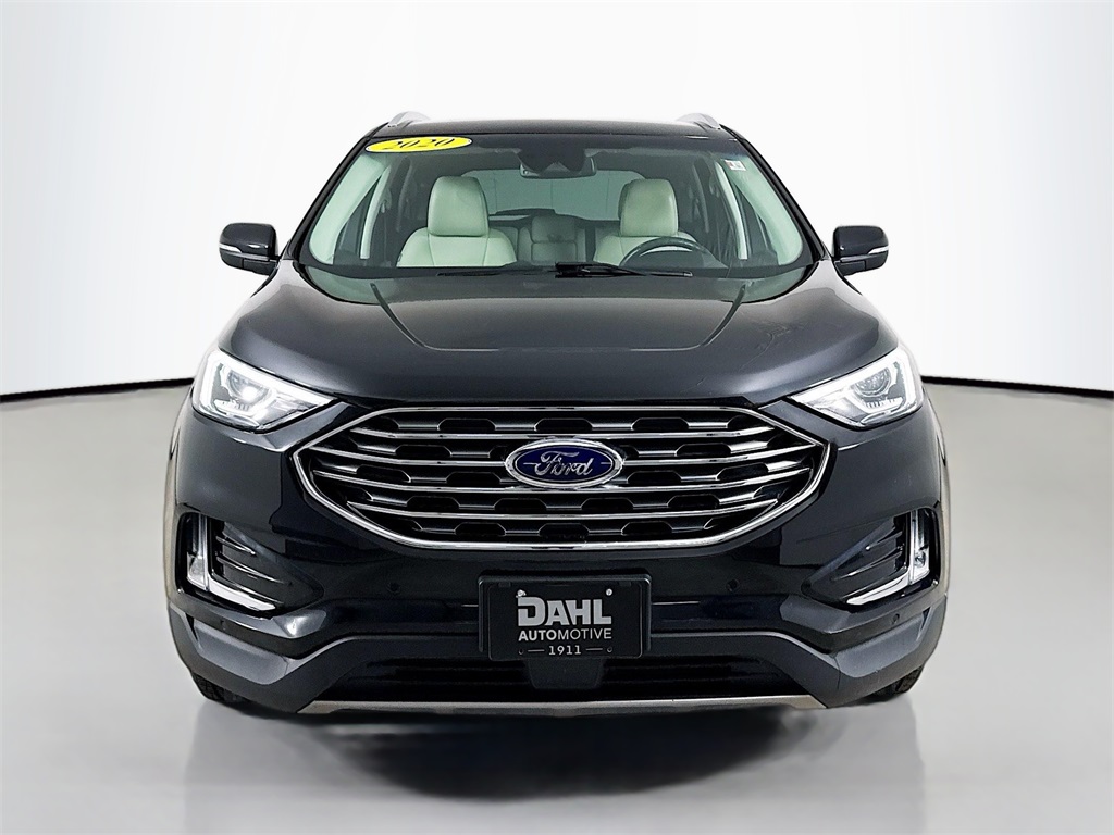 2020 Ford Edge Titanium photo 2