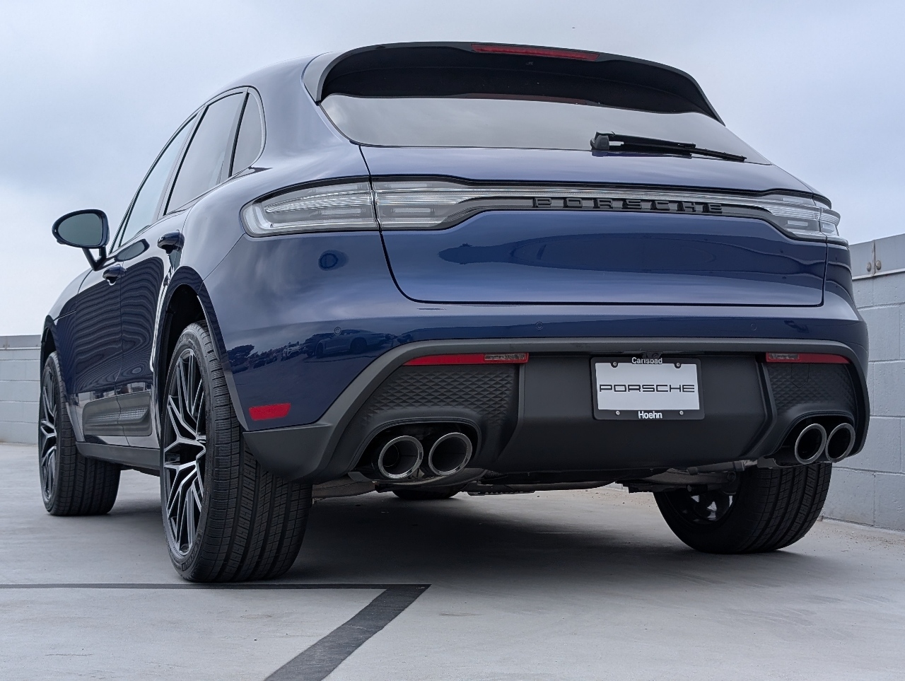 2025 Porsche Macan T photo 3