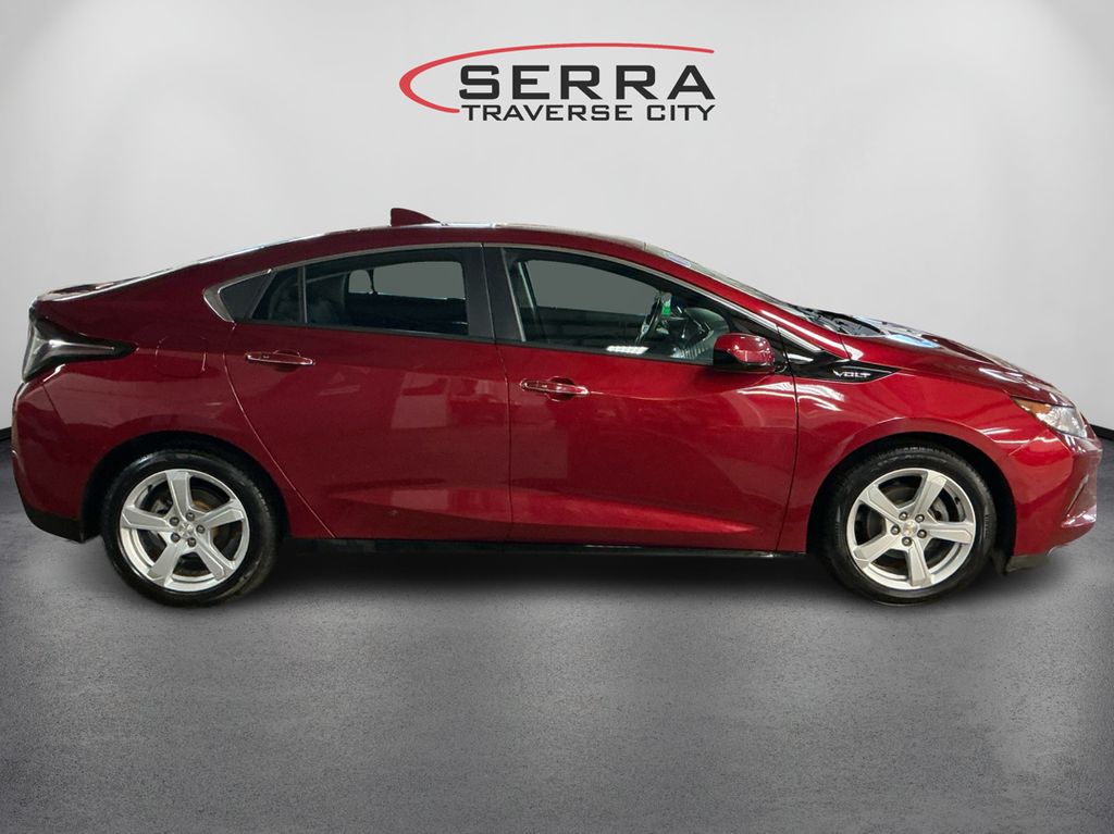 2018 Chevrolet Volt LT photo 4