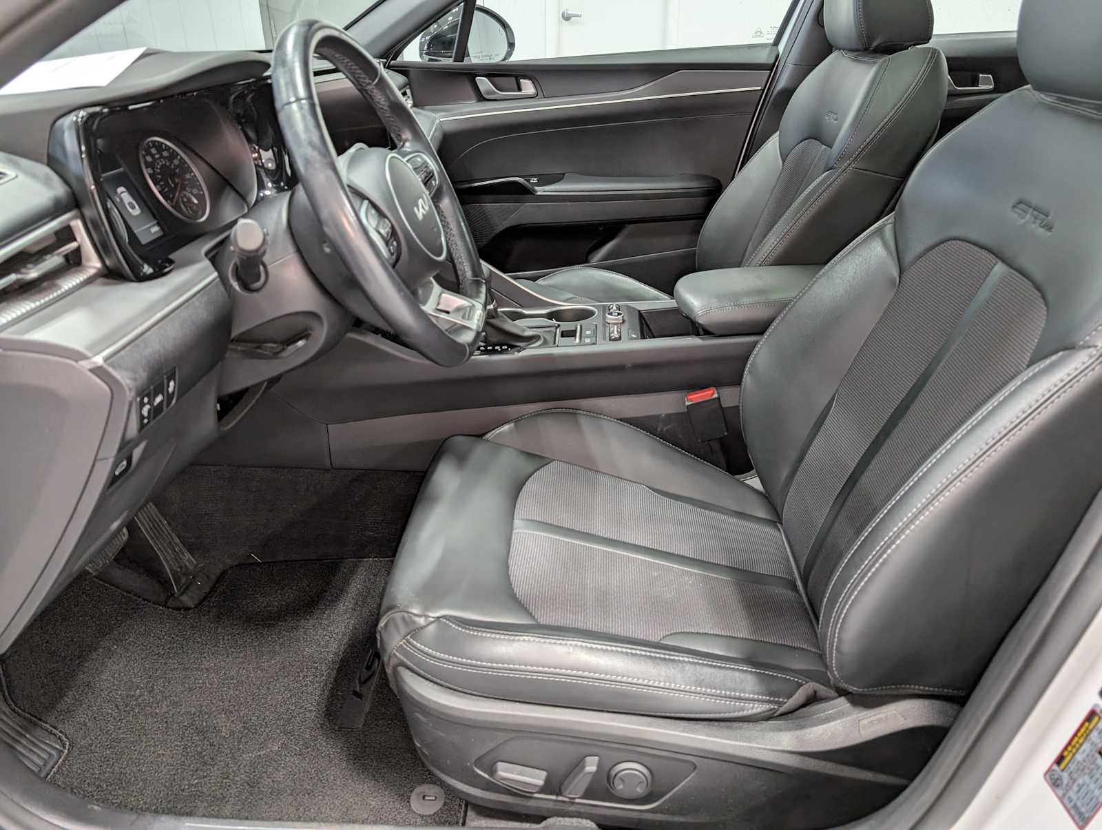 2024 Kia K5 GT-Line photo 3