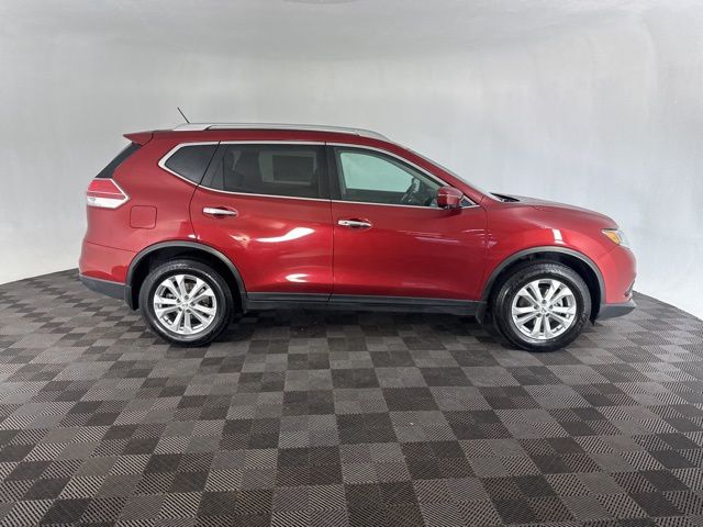 2016 Nissan Rogue SV photo 4