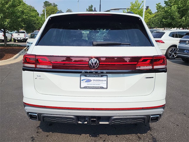 2025 Volkswagen Atlas Peak Edition SE photo 3